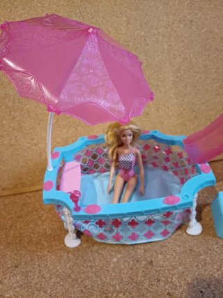 Conjunto Piscina Barbie com Acessórios