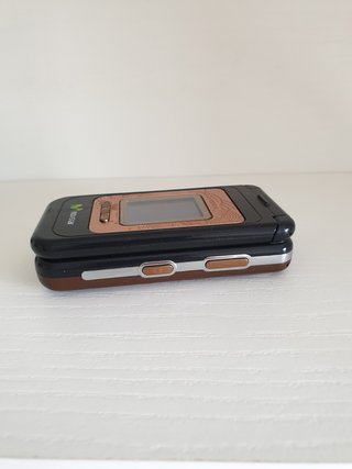 Nokia 7390 Movistar Negro y Dorado