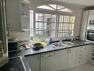 Cocina de madera blanca