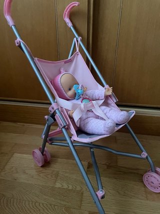 Silla de juguete para muñeca rosa (incluye nenuco)
