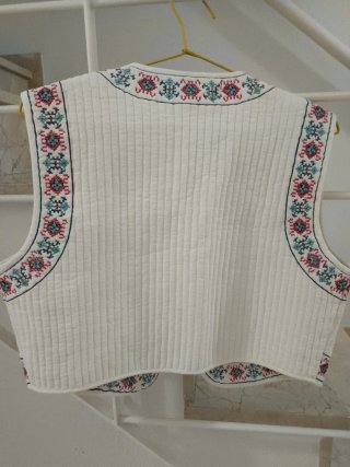 Chaleco Zara Blanco con Bordados