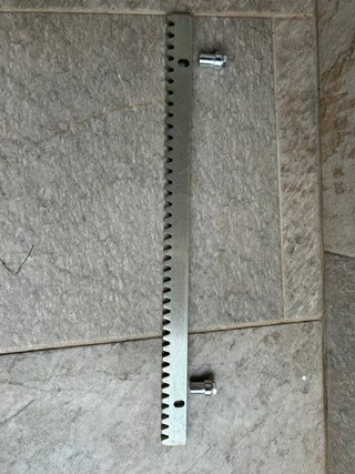 Cremallera Puerta Garaje Metálica