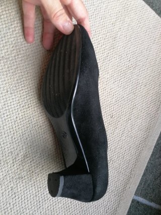 Zapatos de tacón negros para mujer