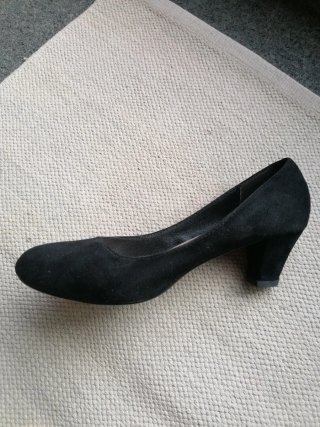 Zapatos de tacón negros para mujer