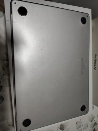MacBook Air M2 (Pantalla Rota)