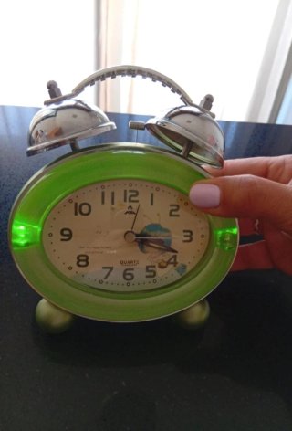 Reloj despertador estilo antiguo infantil verde