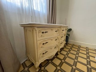 Cómoda Luis XV de Mariano García - Mármol Carrara