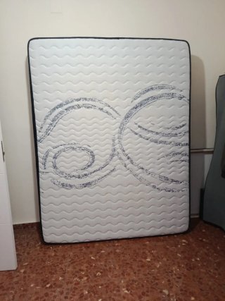 URGE vender colchón por mudanza.
