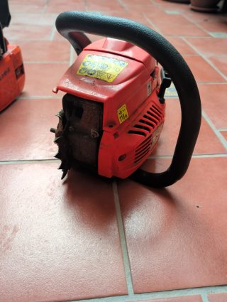 Lote 2 Motosierras China y Stihl 010AV