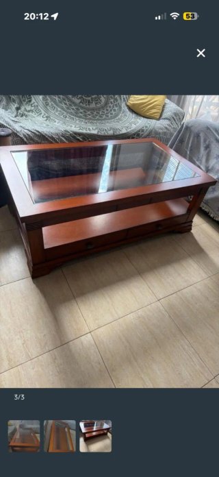 Mesa de centro de madera y cristal