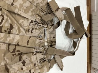 Traje tormenta árido militar
