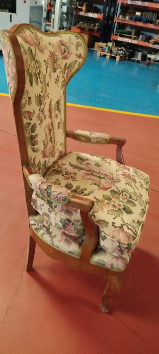 Sillón floral de lectura