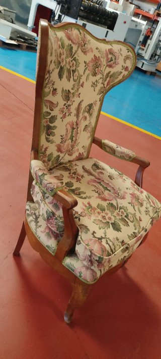 Sillón floral de lectura