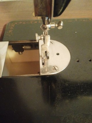 Máquina de coser Wertheim con mueble