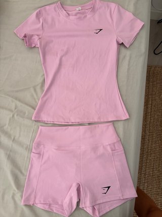 Conjunto deportivo Gymshark rosa
