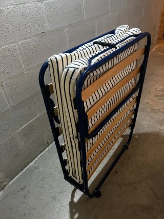 2 Camas Plegables y Colchón También por separado