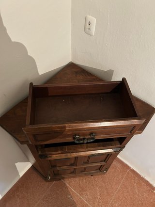 Mueble Esquinero de Madera