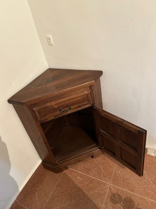 Mueble Esquinero de Madera
