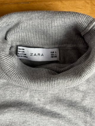 Jersey cuello alto gris botones manga