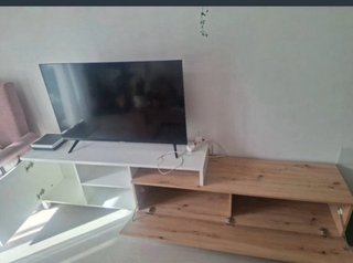 Mueble de TV bicolor