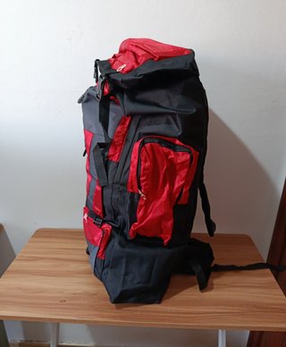 Mochila de Montaña 80L Roja y Negra