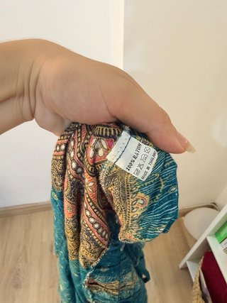 Mono estampado y colorido con pantalón bombacho M