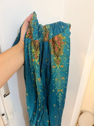 Mono estampado y colorido con pantalón bombacho M