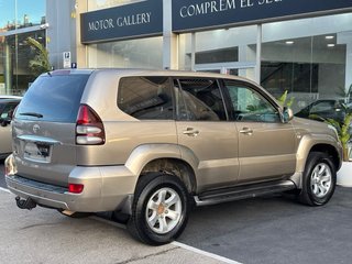 Toyota Land Cruiser ( 8 PLAZAS)