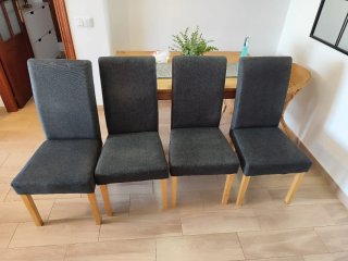 4 Sillas Tapizadas Jysk con Patas de Roble