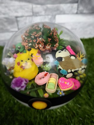 Pokeball terrario Pikachu Pokémon · diorama 8 cm