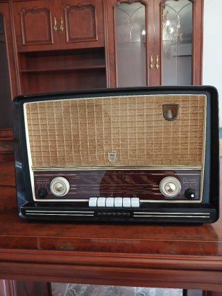 Radio de Válvulas antigua