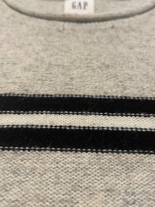Jersey Gap gris L rayas negras