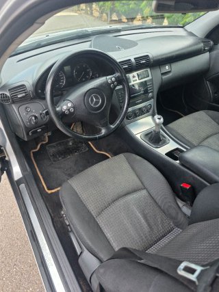 Mercedes-Benz Clase C 2004