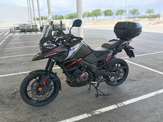 Suzuki V-Strom Adventure Negra