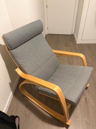 Mecedora de Madera con Cojín Gris