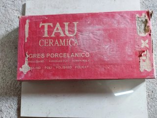 6 CAJAS BALDOSAS TAU CERÁMICA