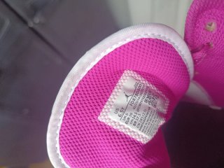 Zapatillas deportivas altas rosas y blancas