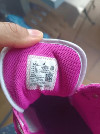 Zapatillas deportivas altas rosas y blancas