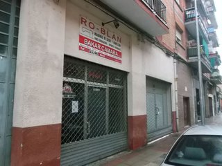Local comercial en alquiler en Universidad - Los Lirios en Logroño