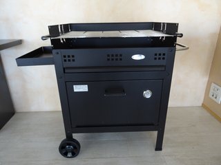 BARBACOA CON HORNO DE LEÑA Y CARBÓN