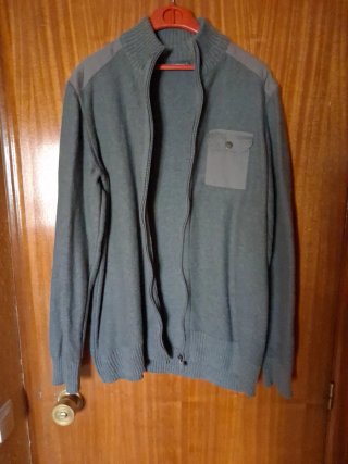 IN EXTENSO, JERSEY CUELLO ALTO HOMBRE