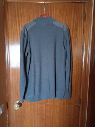 IN EXTENSO, JERSEY CUELLO ALTO HOMBRE