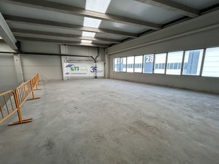 Nave industrial en venta en La Granja en Zaragoza