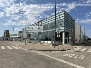 Nave industrial en venta en La Granja en Zaragoza
