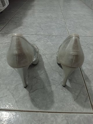 Zapatos de tacón Naisa plateados