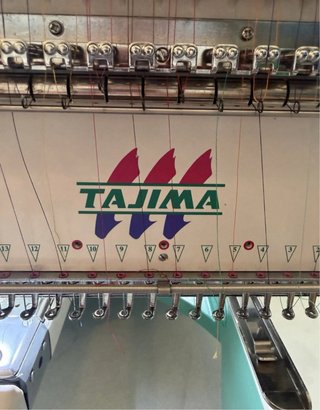 Máquina de bordar Tajima C1501