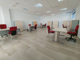 Oficina en alquiler en La Granja-La Colina-Los Pastores en Algeciras