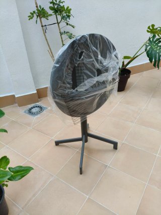 Tavolo pieghevole rotondo in metallo