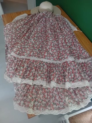 Traje de Campesina Artesanal.