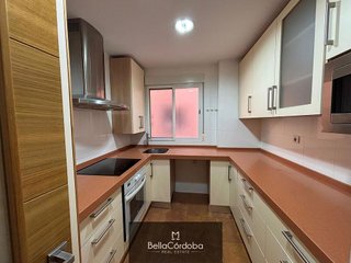 Piso en alquiler en Huerta de la Reina - Trassierra en Córdoba